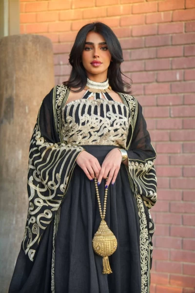 Bisht and dress made of hessian material, in black with embroidery C:IB288 Black